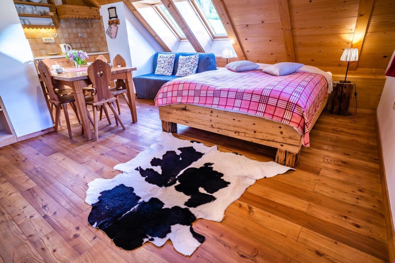 Tourist Farm Senkova Domacija Villa ซกอร์นเย เยแซร์สโก ภายนอก รูปภาพ